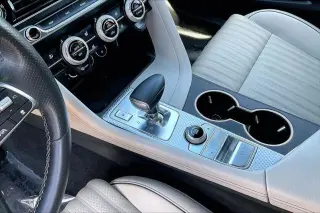 Genesis G70 2023 3.3T Standard 4dr Sedán