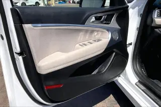 Genesis G70 2023 3.3T Standard 4dr Sedán