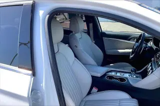 Genesis G70 2023 3.3T Standard 4dr Sedán