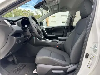 Toyota RAV4 2024 AWD LE 4dr SUV