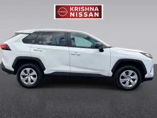 Toyota RAV4 2024 AWD LE 4dr SUV