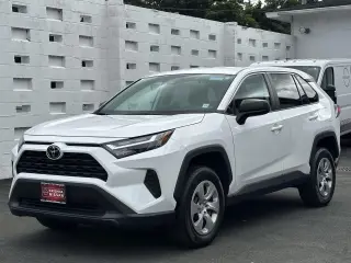 Toyota RAV4 2024 AWD LE 4dr SUV