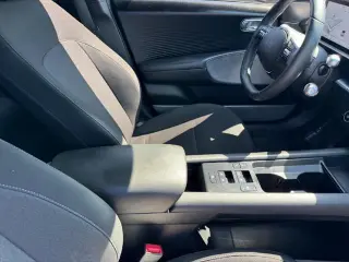 Hyundai IONIQ 6 2024 SE 4p Sedan