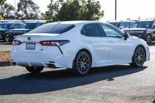 Toyota Camry 2022 SE 4p Sedana