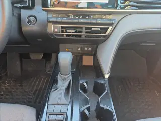 Toyota Camry 2025 AWD LE 4p Sedan