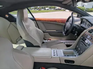 Aston Martin DB9 2005 2p Coupé