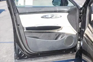 Genesis GV70 2025 AWD 2.5T Estándar 4p SUV