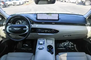 Genesis GV70 2025 AWD 2.5T Estándar 4p SUV