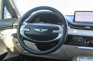 Genesis GV70 2025 AWD 2.5T Estándar 4p SUV