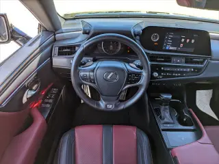 Lexus ES 350 2023 F SPORT Handling 4dr Sedán