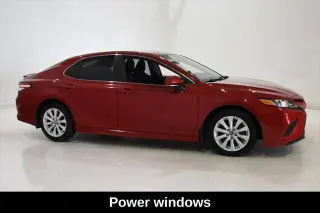 Toyota Camry 2020 SE 4p Sedan