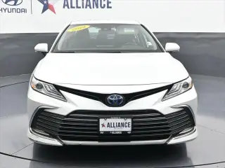 Toyota Camry Híbrido 2022 XLE 4p Sedán