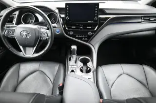 Toyota Camry Híbrido 2022 XLE 4p Sedán