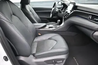 Toyota Camry Híbrido 2022 XLE 4p Sedán
