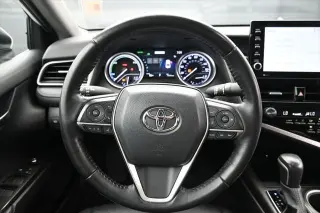 Toyota Camry Híbrido 2022 XLE 4p Sedán