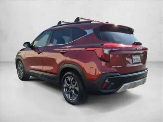 Kia Seltos 2024 S 4dr SUV