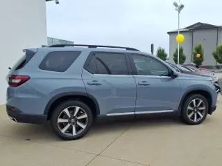Honda Pilot 2024 AWD Touring 4p SUV
