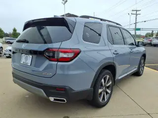 Honda Pilot 2024 AWD Touring 4p SUV