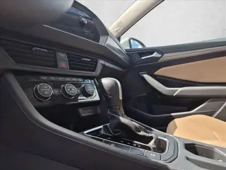 Volkswagen Jetta 2021 SEL 4p Sedan
