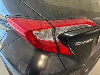 Toyota C-HR 2018 XLE Premium 4dr Crossover