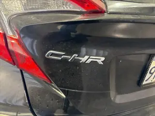 Toyota C-HR 2018 XLE Premium 4dr Crossover
