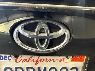 Toyota C-HR 2018 XLE Premium 4dr Crossover
