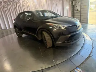 Toyota C-HR 2018 XLE Premium 4dr Crossover