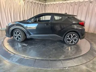 Toyota C-HR 2018 XLE Premium 4dr Crossover