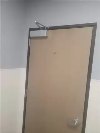 REPARACION DE PUERTAS