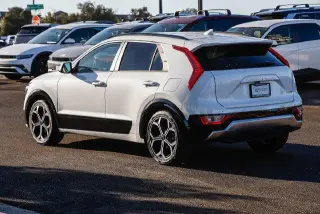 Kia Niro 2023 EX Touring 4dr Crossover