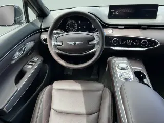 Genesis GV70 2025 AWD 2.5T Standard 4dr SUV