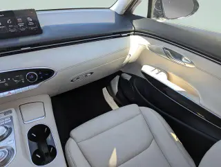 Genesis GV70 2025 AWD 2.5T Standard 4dr SUV