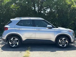 Hyundai VENUE 2025 SEL 4dr Crossover