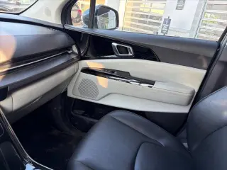 Kia Carnival 2023 EX 4dr Mini-Van