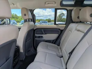 Land Rover Defender 2023 AWD 110 SE 4dr SUV