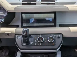 Land Rover Defender 2023 AWD 110 SE 4dr SUV