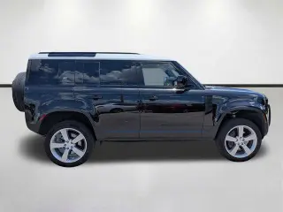 Land Rover Defender 2023 AWD 110 SE 4dr SUV