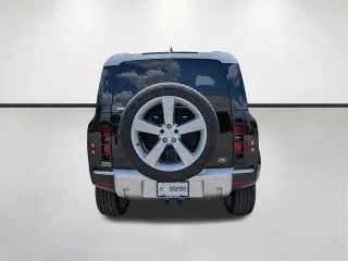 Land Rover Defender 2023 AWD 110 SE 4dr SUV
