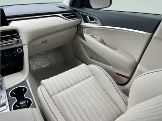 Genesis G70 2026 2.5T Prestige 4dr Sedán