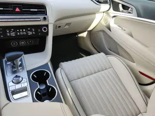 Genesis G70 2026 2.5T Prestige 4dr Sedán