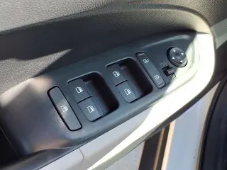 Hyundai VENUE 2026 SEL 4dr Crossover con Techo de Dos Tones