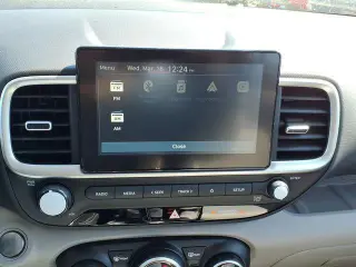 Hyundai VENUE 2026 SEL 4dr Crossover con Techo de Dos Tones