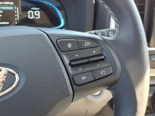 Hyundai VENUE 2026 SEL 4dr Crossover con Techo de Dos Tones