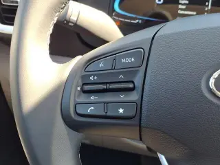 Hyundai VENUE 2026 SEL 4dr Crossover con Techo de Dos Tones