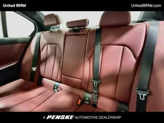 BMW 3 Serie 2024 330i 4dr Sedán