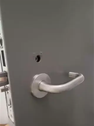 DOOR REPAIR AND INSTALLATION
