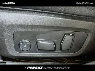 Sedán BMW Serie 3 2024 330i 4 puertas