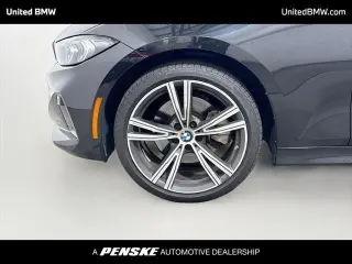 Sedán BMW Serie 3 2024 330i 4 puertas