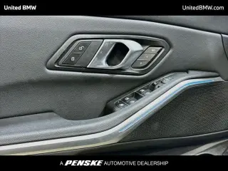 Sedán BMW Serie 3 2024 330i 4 puertas