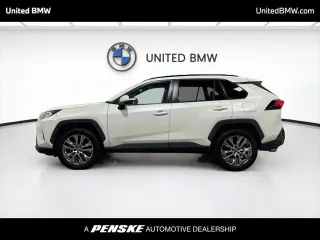 Toyota RAV4 2021 XLE Premium 4dr SUV